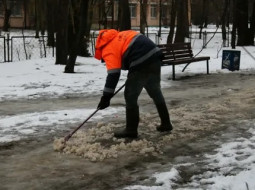 Кто и как должен бороться с гололедом