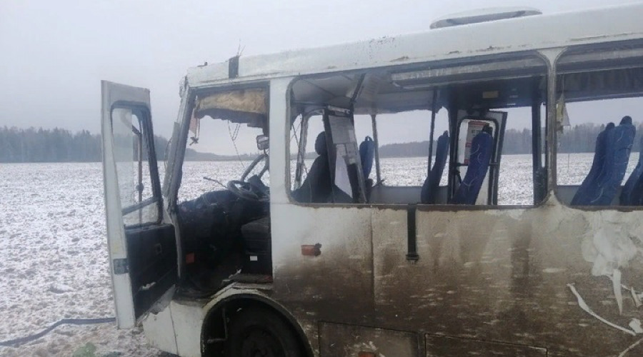 В Ивановской области в аварии с участием автобуса погиб мужчина, четверо госпитализированы