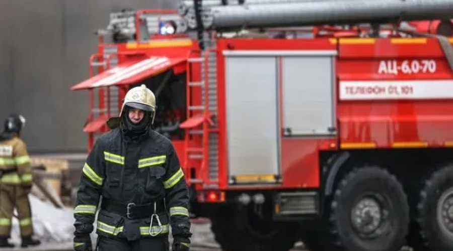 Люди погибли во сне при пожаре в подъезде