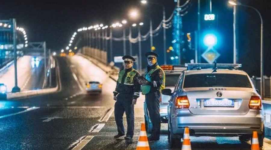 Автоледи в сумерках не разъехалась с автобусом