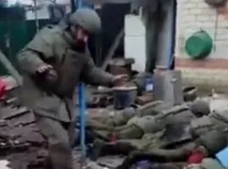 Появилось видео массовой казни российских военнопленных в Макеевке