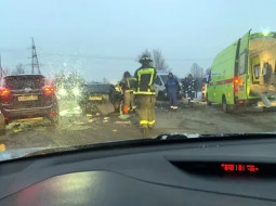 В Ленинградской области произошла смертельная массовая авария