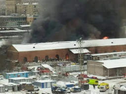 Пожар в Москве на складе в районе трех вокзалов