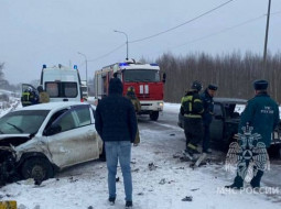 Cпасателям пришлось извлекать людей из искореженной «семерки» после очередного ДТП. ВИДЕО