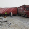 В смертельном ДТП с грузовиком на российской трассе пострадали 13 человек